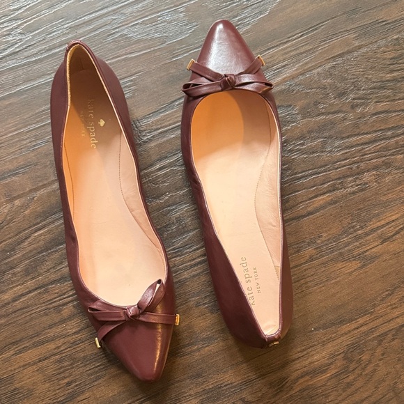 Like New Kate Spade Burgundy Flats with Bow & Gold Details - Picture 2 of 13